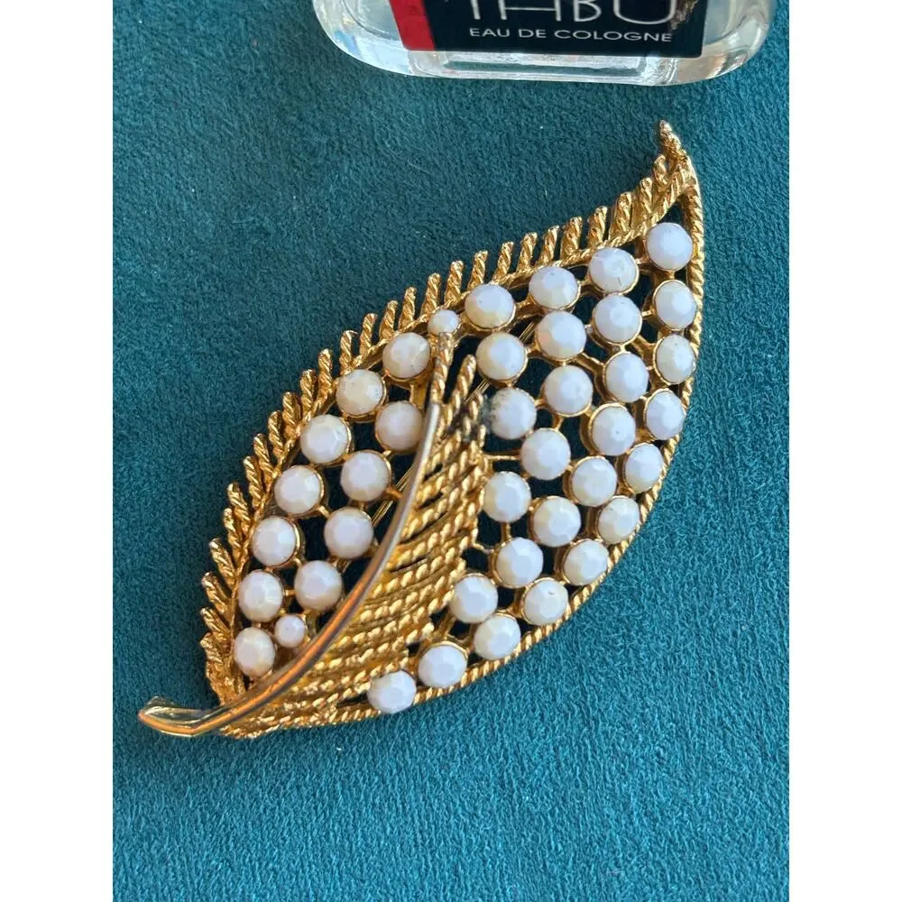 Vintage Leaf-Shaped Brooch Pin with Faux Pearls & Gold Tone Finish